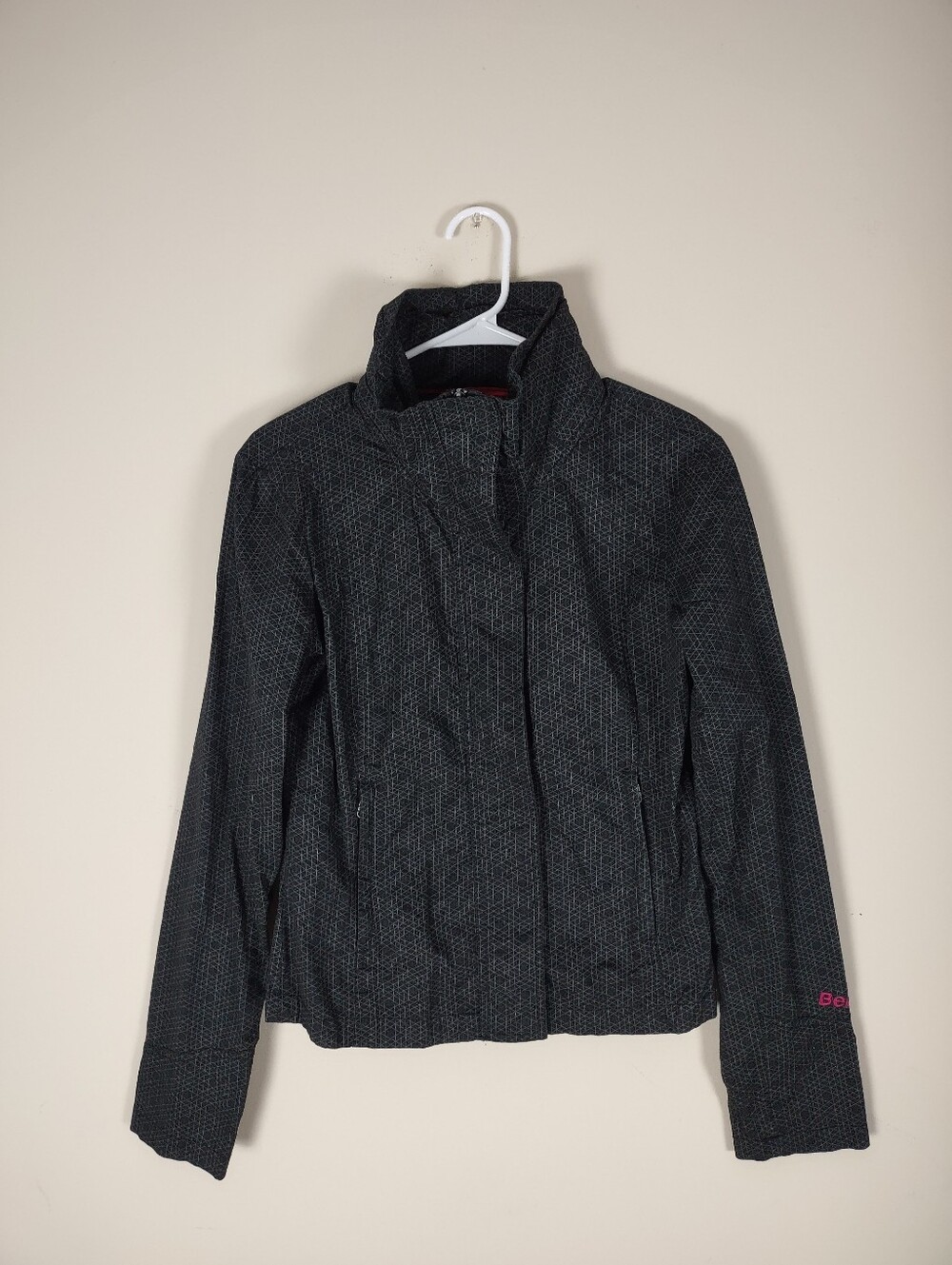 🖤 Bench Women’s Black Geometric Zip Jacket (Size M)